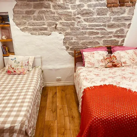 Cozy Veerenni Apartment